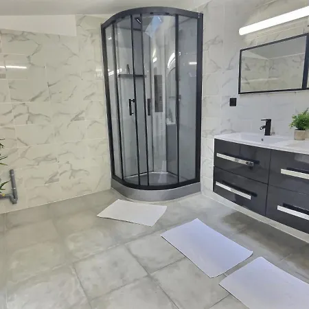 Cozy Appart * Terrasse * Pleins Centre * Billard * Angers